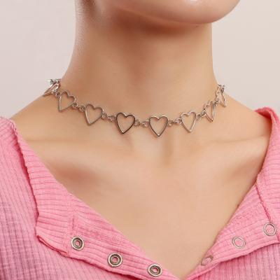 China FASHIONABLE Valentine's Day Alloy Choker Alloy Woman ZUOWEN Geometric Hollow Love Necklace for sale