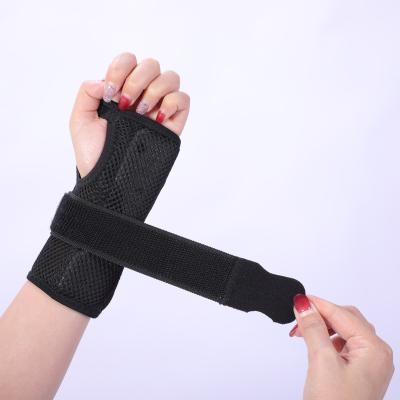 China Breathable Adjustable Elasticity Wrist Brace Rehabilitation Wrist Guard Splint Fixation And Compression for sale