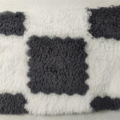 China Wholesale memory design biscuit plaid pattern cashmere jacquard lamb fleece fleece fabric new for sale