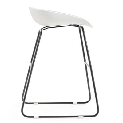 China Cooling simple modern barstool chair count plastic chair with metal high legs for sale