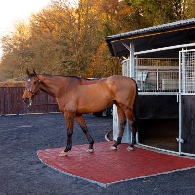 China Recycled Rubber Horse Stall Mats , Anti Slip Rubber Flooring With 4 . 5cm Thickness for sale