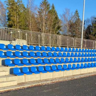 China Fußball-Stadion sitzt Plastikstadions-Sitzstadions-Sitzen für Zuschauertribünen mit hinterer Unterstützung vor zu verkaufen