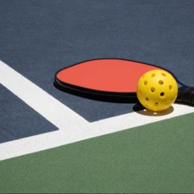 China Glatte Oberfläche 45 Pfund Rot Pickleball Court Mat mit UV-Schutz zu verkaufen