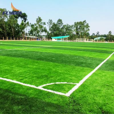 Chine 40 à 60 mm de gazon synthétique pour le football gazon artificiel pour le terrain de football en plein air à vendre