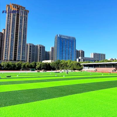 Chine 40 à 60 mm d'herbe artificielle PE PP pour terrain de football à vendre