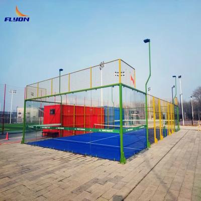 Cina Materiale sintetico Padel Tennis Court per dimensioni standard e spazi verdi in vendita