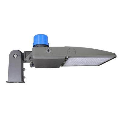 China Sports Stadiums 100W LED Parking Lot Light With High Efficiency PC Lens And IP65 for sale