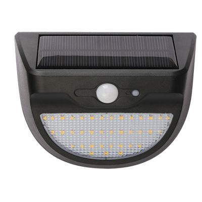 China Low Price Outdoor Application Hot Selling High Quality Solar LED Wall Light With Automated Switch for sale