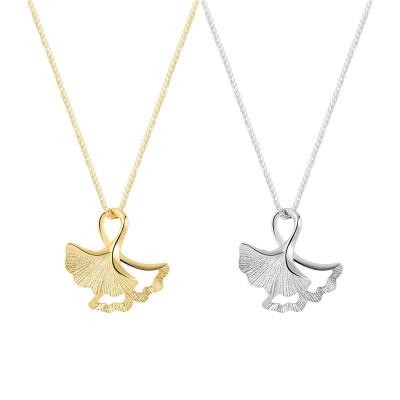 China ANENJERY Environmental Friendly Ginkgo Leaf Pendant Necklace For Women New Fashion Clavicle Chain Jewely Wholesale for sale