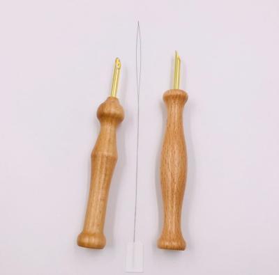 China China Hot Selling Wooden Handle Awl Needle Embroidery Tool Awl Needle For Blanket Hooking for sale