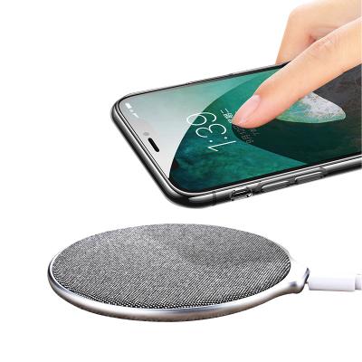 China 10W Mobile Phone Protective Zinc Alloy Round Qi Fast Charging Ultra-thin Wireless Charger for Galaxy, Qi Standard Charging Stand for iPhone for sale