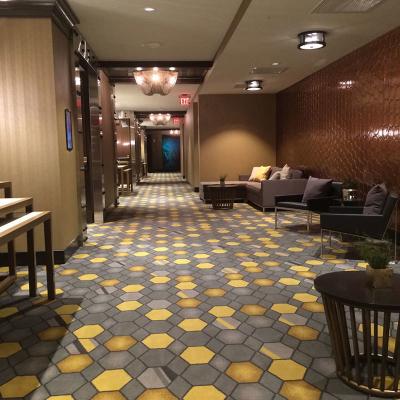 China Tufte hotelteppijen met 80% wol en 20% nylon gemaakt door Leading Carpet. Te koop