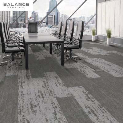 China Sala de escritório comercial de nylon estilo moderno PVC 25 * 100 Carpet Tile com design moderno à venda