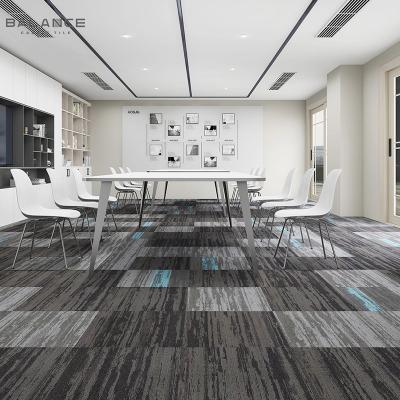 China Office Modular Carpet 50x50 Pile Weight 520g/sqm Square Removable Luxury Carpet Tiles for sale