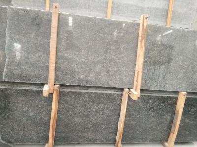 China Polished Unique Granite Stone Slabs / Dark Grey Granite Countertops for sale