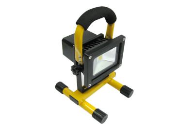 China Energy Saving LED Rechargeable Floodlight , IP65 20W 2000lm 8800MAH Battery for Outdoor for sale