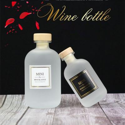 China Hot Selling Empty Beverage Vodka Wine Glass Liquor Bottle 250ml 375ml 500ml With Cork for sale