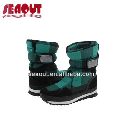 China SNOW SHEDS Durable Thermal Shoes Women Winter Sheepskin Boots For Hiking for sale