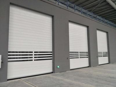 China Witte aluminium legering snelwerkende rolluik Spiraal veiligheid Garagedeur met ontwerp Te koop