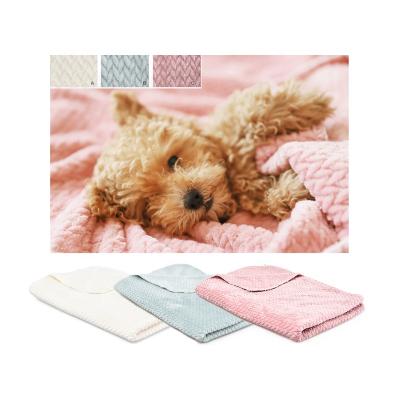 China New Design Sustainable Pet Bedding Large Size Soft Coral Fleece Pet Cat Dog Blanket for sale