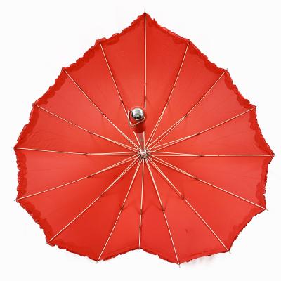 China Minimalist Unique Lace l Canopy Heart Wedding Umbrella Sun And Heart Shaped Umbrella Manual Upright Fiberglass Rain Long Wedding For Bride for sale