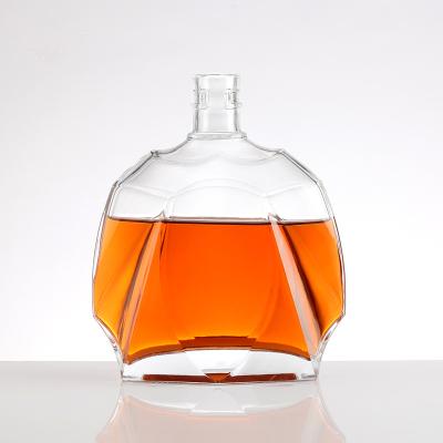 China Hot Selling Skull Shaped Wine Bottle Eco-friendly Recyclable 750Ml Vodka Whiskey Drinking Glass Bottle for sale