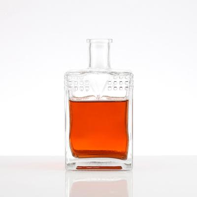 China Wholesale Hot Sale 700Ml 750Ml Eco-friendly Recyclable New Design Glass Bottle Rum Gin Wine Spirit Vodka Whiskey Liquor Bottle for sale
