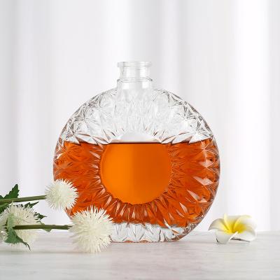China 500ml Eco-friendly Recyclable Alcohole Brandy Vodka Whiskey Cork Shaped Empty Glass Bottles For Liquor for sale