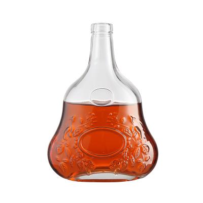 China Eco-friendly Recyclable Custom Whiskey Bottle 700ml Wholesale Glass Whiskey Bottle With Cork for sale