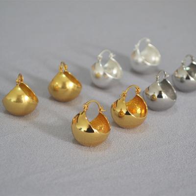 China Retro Casual/Sporty Exaggerated Hollow Sphere Earrings For Women Simple Fashionable 18K Gold Earrings for sale