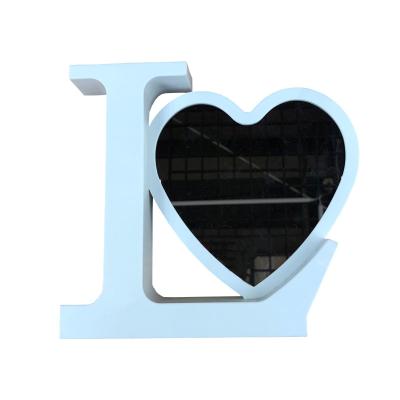 China Plastic Heart Shaped Home Decoration Magic Home Gift Frame Mirror Decorative Items Picture Photo Frame for sale