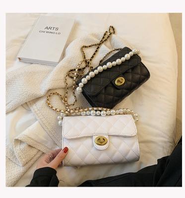 China New Fashion High Quality Women's Small Soft Chain Bag Summer Square Messenger Bag for sale