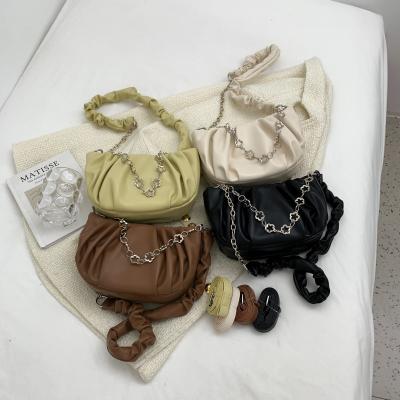 China New Fashion Multifunctional Diagonal Pleated Single Shoulder Women's Portable Solid Color Chain Handbag for sale