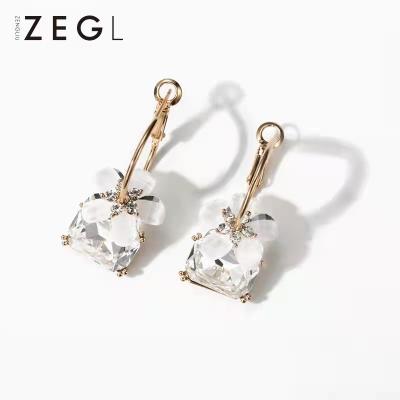 China CLASSIC Korean flower earrings female French wild five-leaf personality fashionable earrings 2021 new for sale