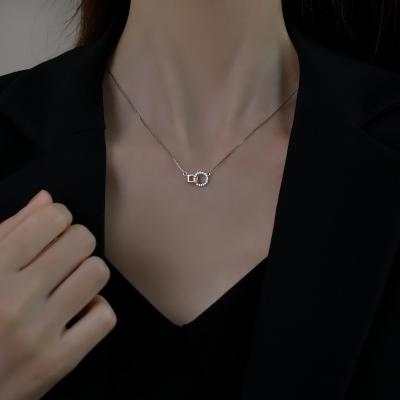 China CLASSIC Locking Female Temperament Clavicle Sense Design Niche Collar Double-Ring Simple And Lightweight Luxury for sale