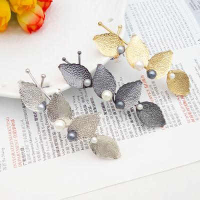 China Environmentally Friendly Women Jewelry Hair Accessories Fashion Metal Leaf Pearl Hairpin Hair Clip Pin for sale