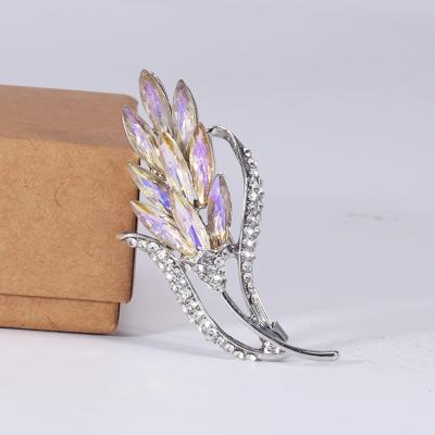 China Eco-Friendly Hot Selling Brooch Crystal Glass Wheat Ear With Diamond Alloy Fashion Temperament Clothing Accessoriest for sale