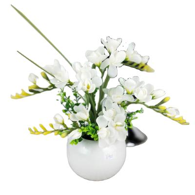 China Europe artificial flower arrangements with white color around ceramic pot table indoor decorative certerpiece for sale