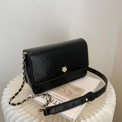 China High Quality Women Purse Serpentine Design Decoration Clutch Small Black Stitched Cross - Body Shoulder Bag With Chain Strap Leather for sale