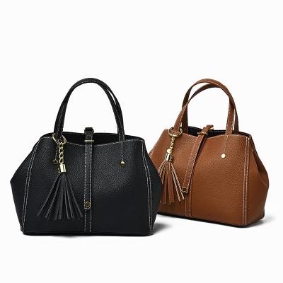 China High Quality Hot Selling All Design Leather Bags Women Large Shoulder Bags Ladies Good Tectile Latest Tote Bag Handbags With Hanging Tassel for sale