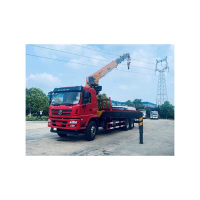 China TRUCK CRANE SINOTRUK HAOMAN 4X2 6.3 TON TRUCK WITH CRANE for sale