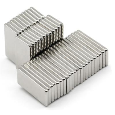 中国 Industrial magnet rare earth neodymium ndfeb disk bar strong permanent magnet cube rectangular customize 販売のため