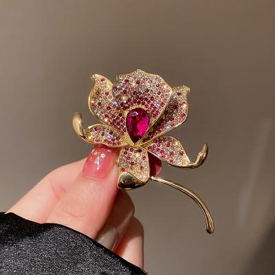 China Flower Brooch Designer Jewelry ALLOY Designer Hot Sales Designer Brooch Brand Trendy Jewelry Sense for sale