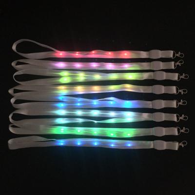 China Hot Selling OEM Nylon Conference Parties Remote Control Cloth Flashing Light Up LED Lanyard for sale