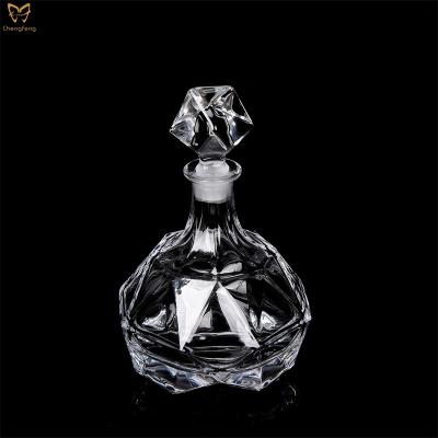 China Restaurants Appliances Whiskey Vodka Liquor Decanter Crystal Glass Whiskey Tumbler For Bar Set for sale