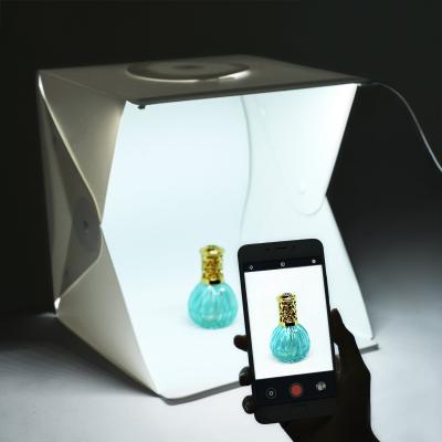 Cina Portable Foldable Led Mini Photo Studio Light Box Photography Studio For Mobile Or Camera With 20/30/40cm in vendita