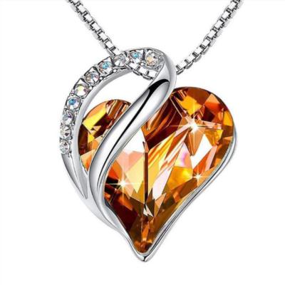 China Casual/Sporty Hot Selling Exquisite Crystal Pendant Necklace Full Of Delicate Love Necklace For Mothers Wives Gift for sale