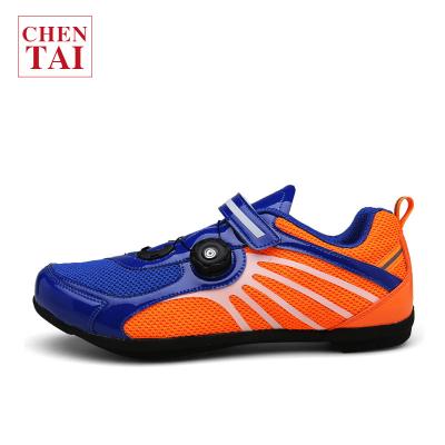 China Hot summer 2022 couple models rubber mesh shoes button buckle professional no-hold bicycle breathable cycling functional shoes for sale