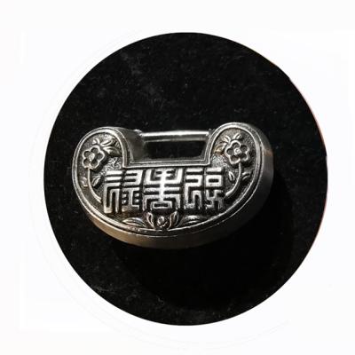 China Auspicious Hand Carved To Lock Good Luck And Happiness Auspicious Chinese Lock 100% Silver Pendant Jewelry 999 Solid Silver 100% Solid 999 Silver for sale