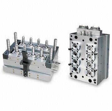 China Hot Runner Custom Injection Mold For Home , NAK80 SKD11 Plastic Molding Tool for sale